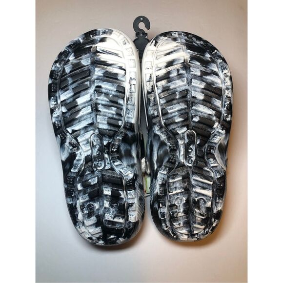 Crocs Classic Lined Clog Marbled Black/ White Men Size 5/ Women's Size 7 - Picture 4 of 5